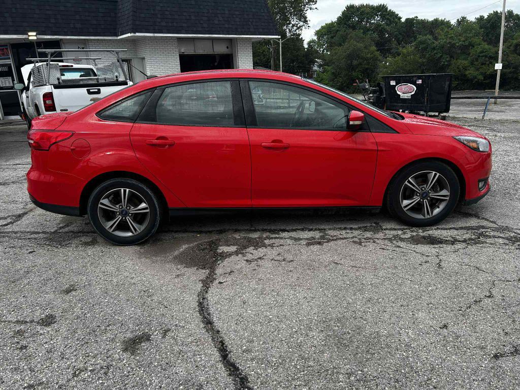 2017 Ford Focus Image 2