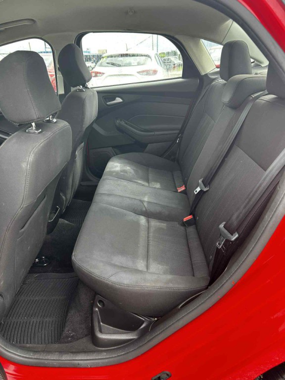 2017 Ford Focus Image 4