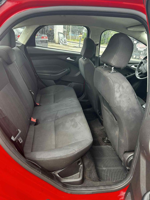 2017 Ford Focus Image 5