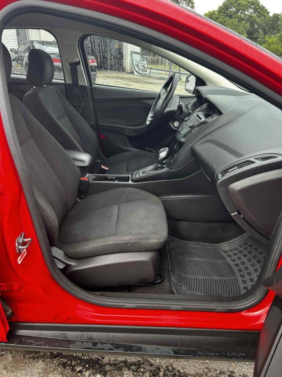 2017 Ford Focus Image 6