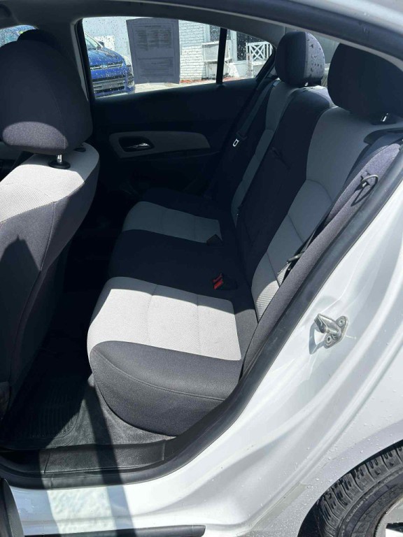 2013 Chevrolet Cruze Image 6