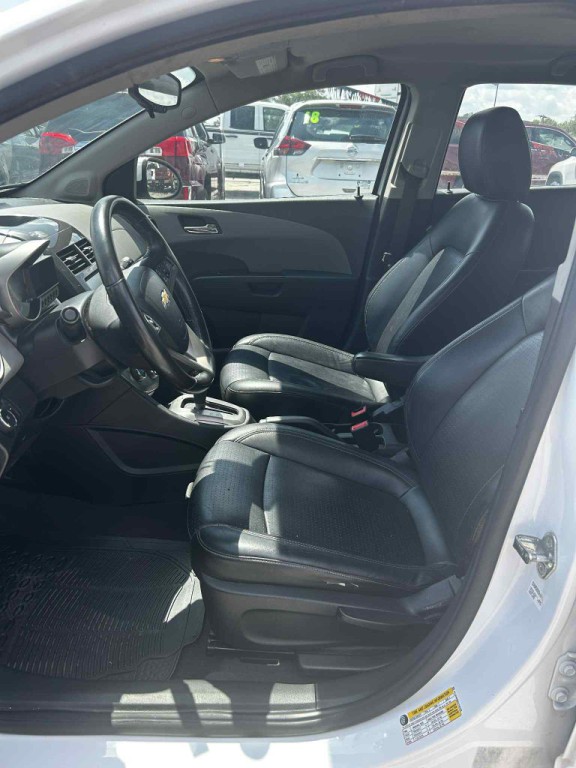 2016 Chevrolet Sonic Image 6