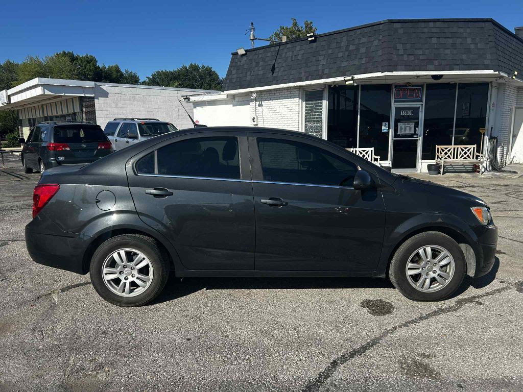 2014 Chevrolet Sonic Image 1