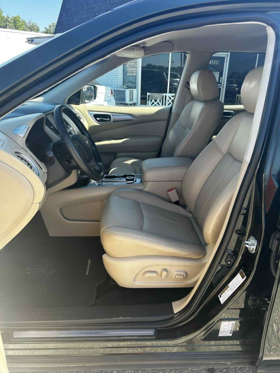 2018 Nissan Pathfinder Image 3