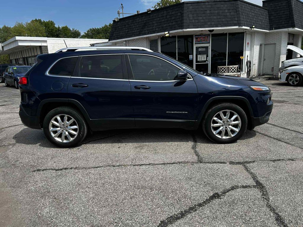 2016 Jeep Cherokee Image 2