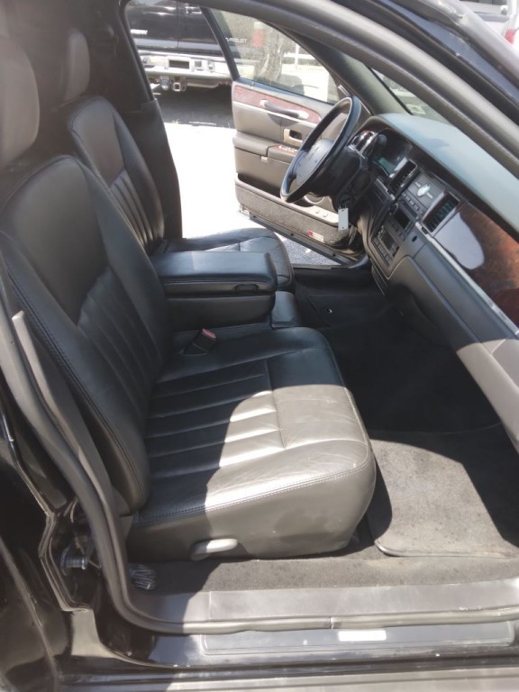 2007 Lincoln Town Car Image 3