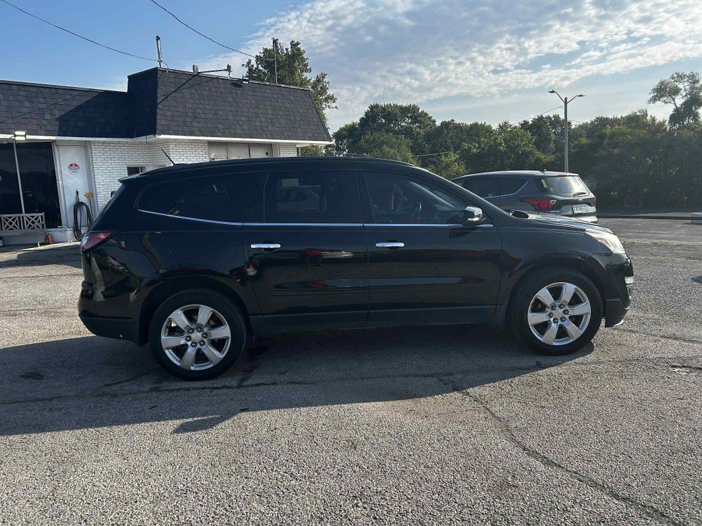 2017 Chevrolet Traverse Image 1