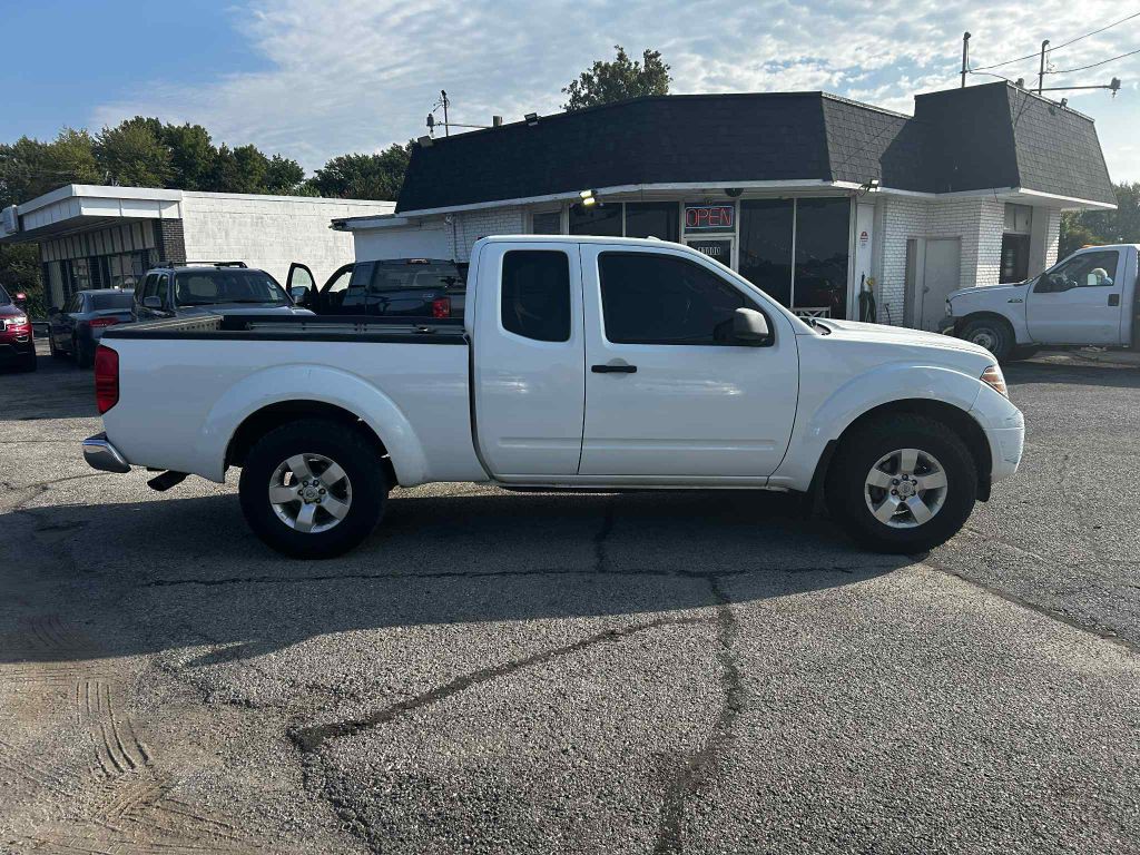2013 Nissan Frontier Image 1