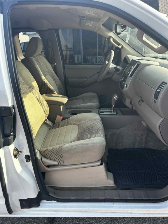 2013 Nissan Frontier Image 5