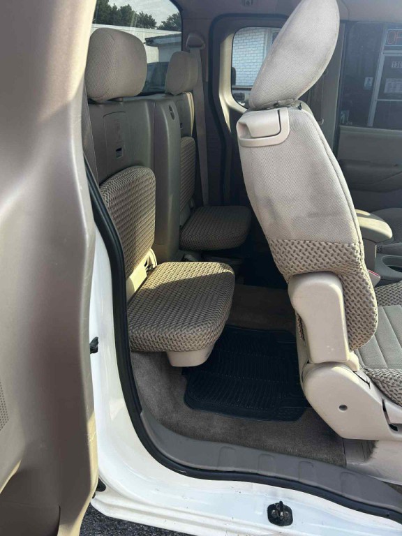 2013 Nissan Frontier Image 6
