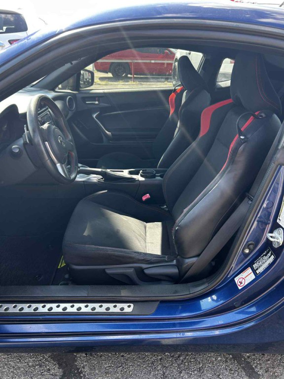 2013 Scion FR-S Image 4