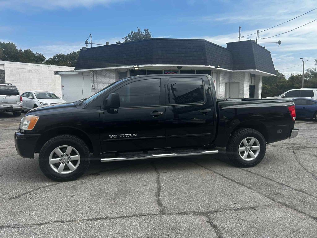 2012 Nissan Titan Image 2