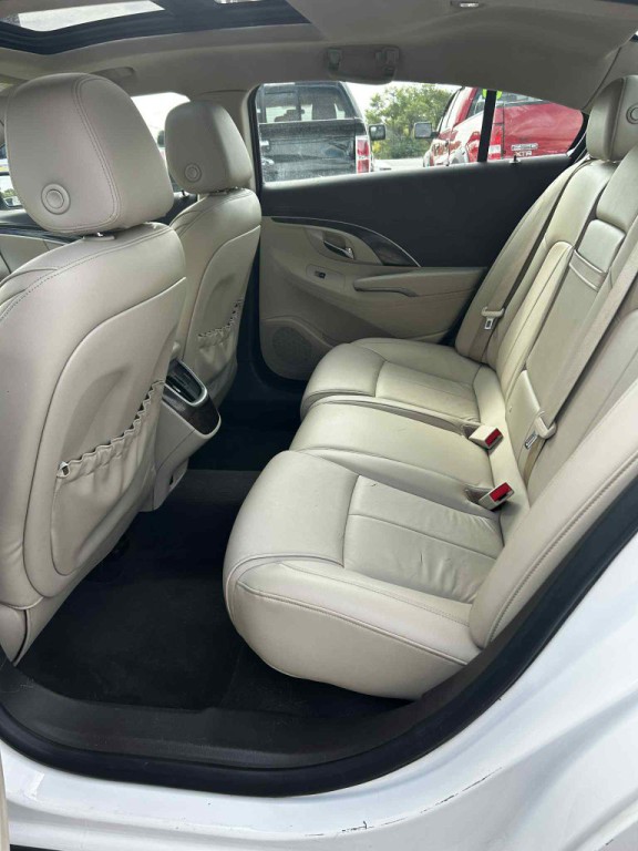 2016 Buick Lacrosse Image 4
