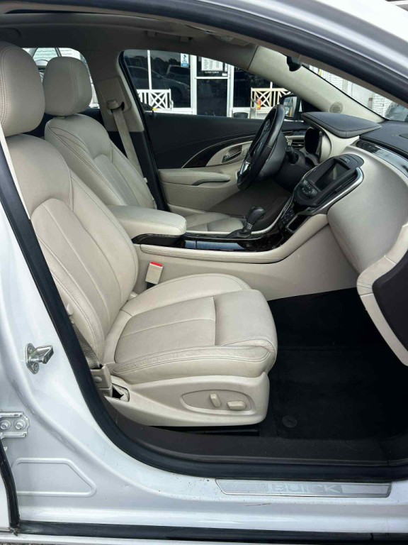 2016 Buick Lacrosse Image 6