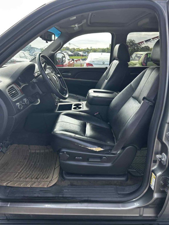 2009 Chevrolet Suburban Image 3