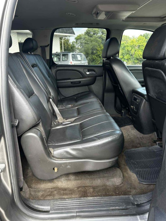 2009 Chevrolet Suburban Image 5