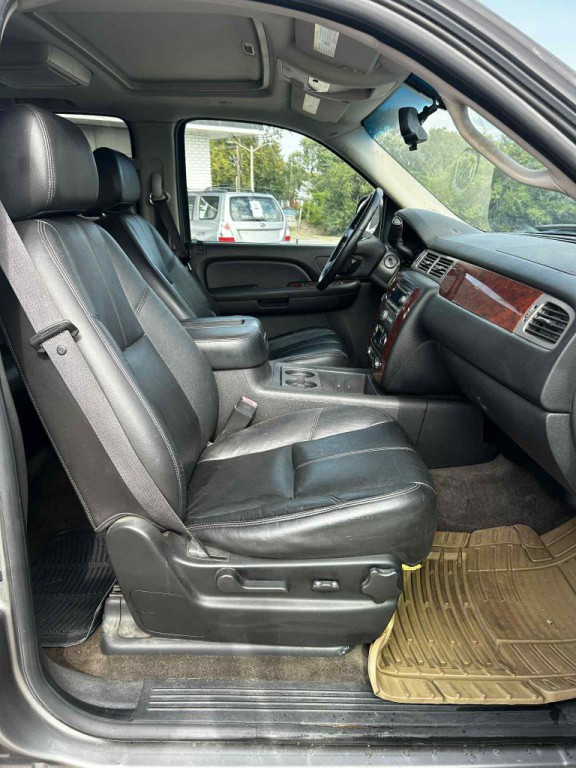 2009 Chevrolet Suburban Image 6