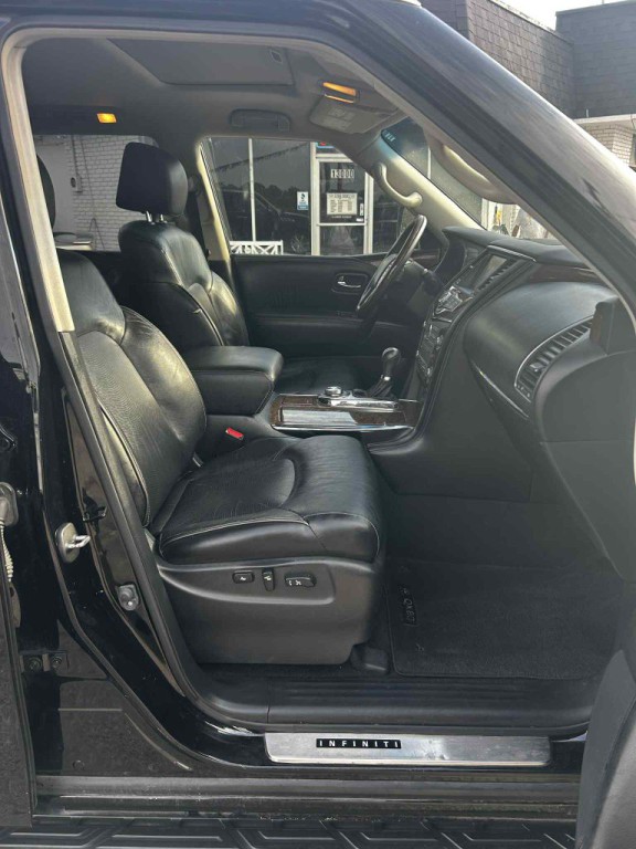 2015 INFINITI QX80 Image 6