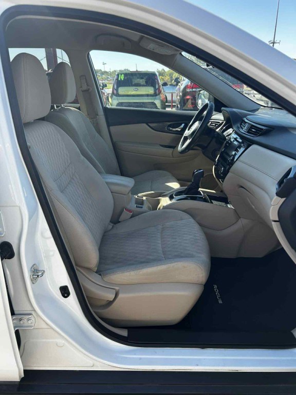 2017 Nissan Rogue Image 6