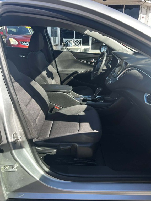 2018 Chevrolet Malibu Image 6