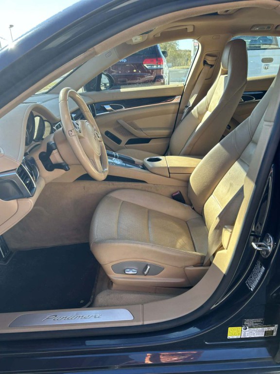 2011 Porsche Panamera Image 3