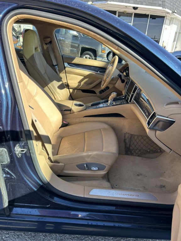 2011 Porsche Panamera Image 6