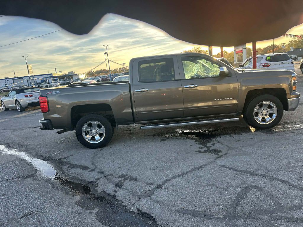 2015 Chevrolet Silverado 1500 Image 2