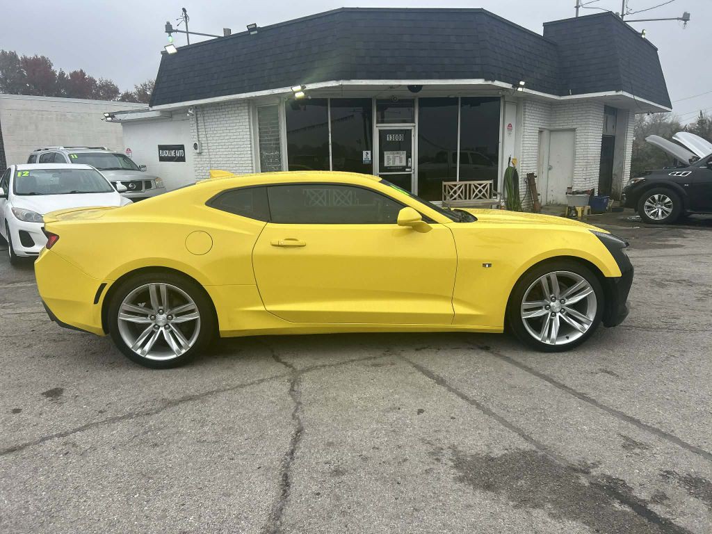 2016 Chevrolet Camaro Image 2