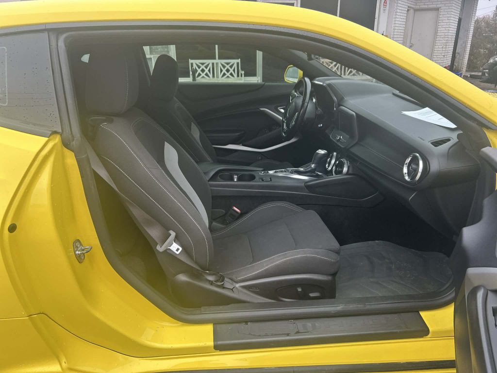 2016 Chevrolet Camaro Image 4