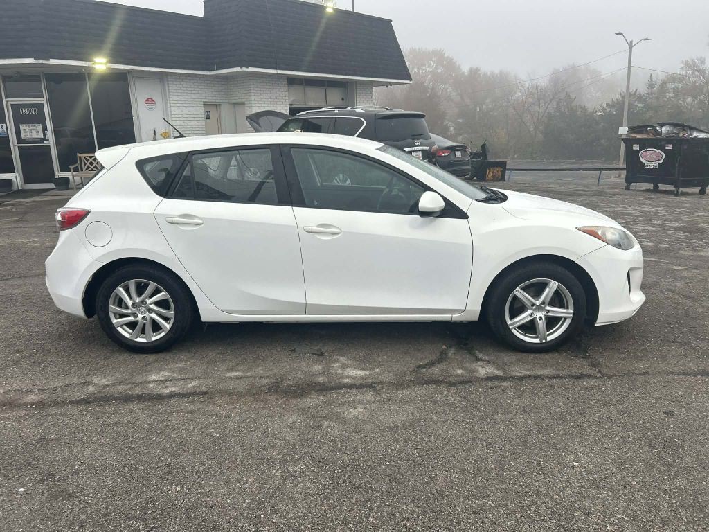 2012 Mazda Mazda3 Image 2