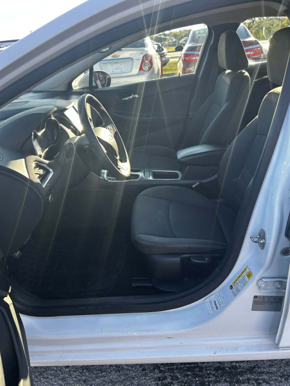 2017 Chevrolet Cruze Image 3