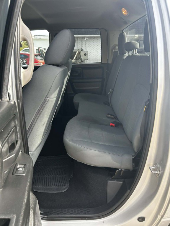 2016 RAM 1500 Image 4