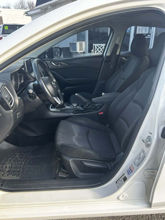 2016 Mazda Mazda3 Image 3