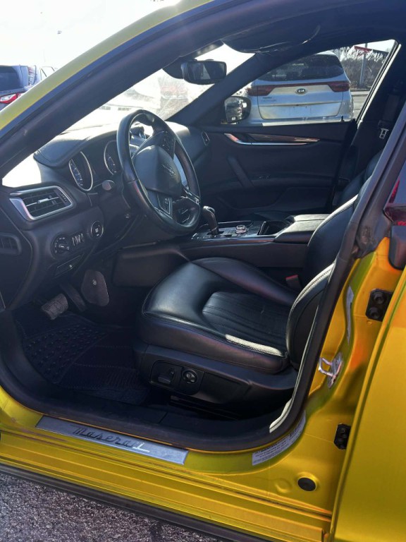 2017 Maserati Ghibli Image 3