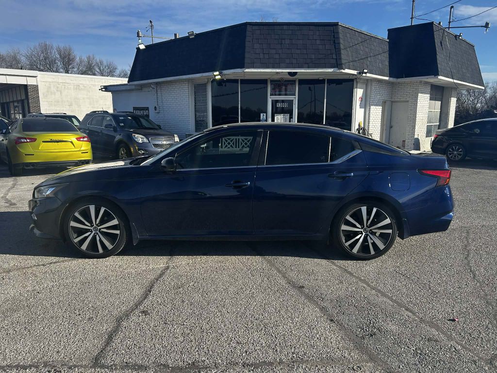 2019 Nissan Altima Image 2