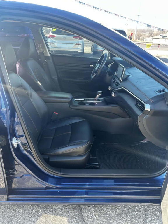 2019 Nissan Altima Image 3