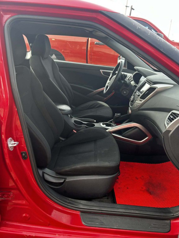 2016 Hyundai Veloster Image 3