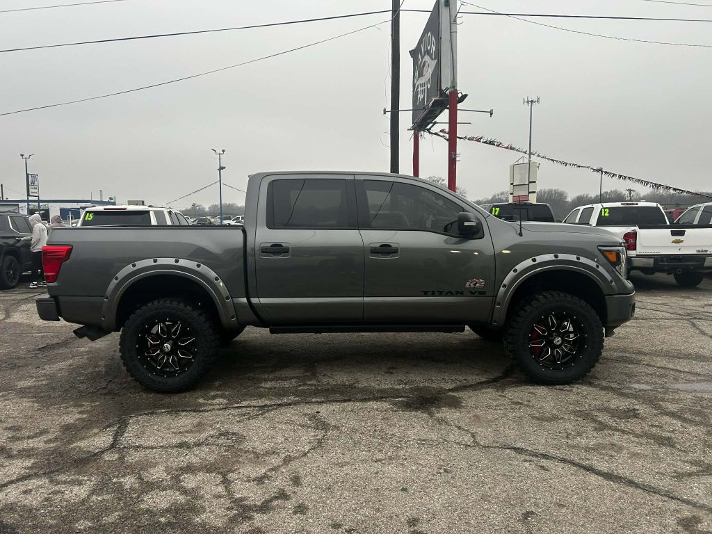2019 Nissan Titan Image 1