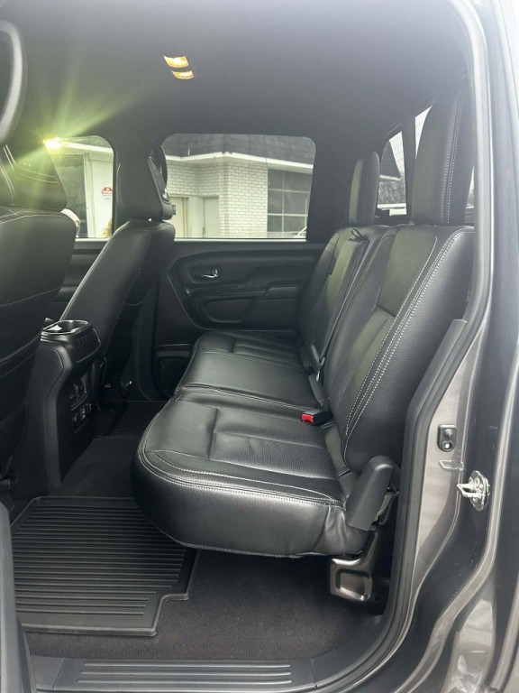 2019 Nissan Titan Image 4
