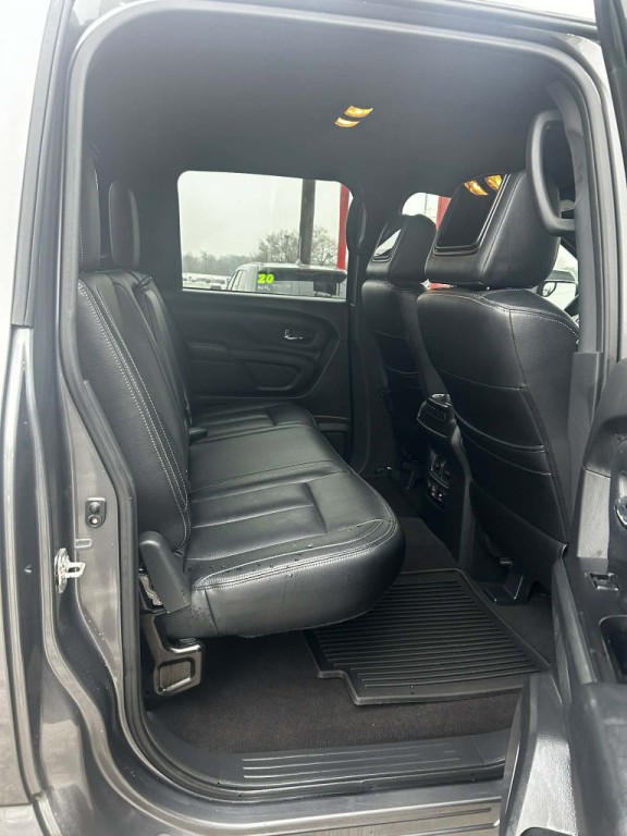 2019 Nissan Titan Image 5