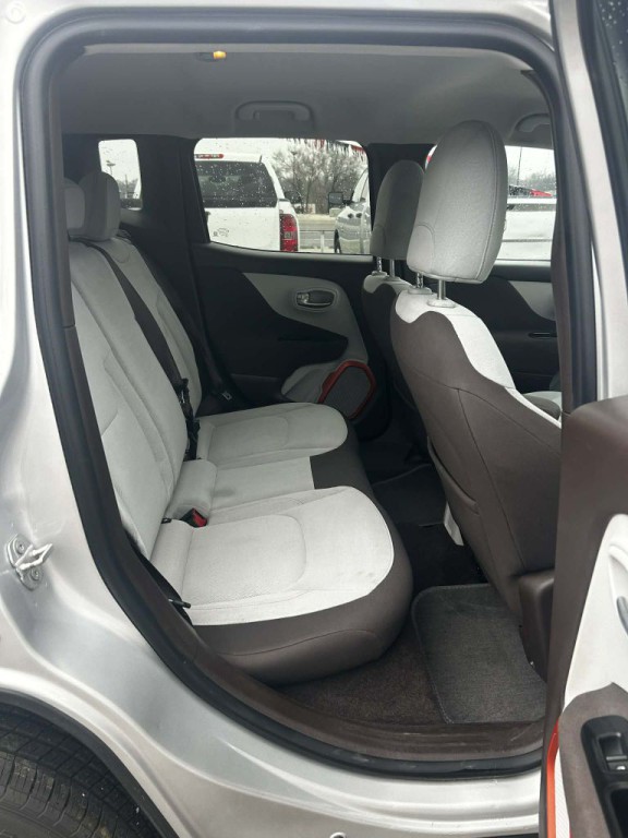 2016 Jeep Renegade Image 4