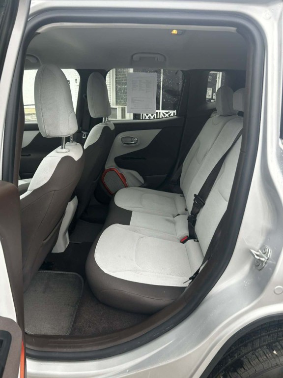 2016 Jeep Renegade Image 5