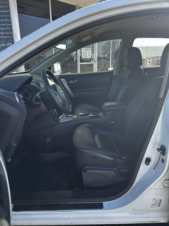 2014 Nissan Rogue Image 3