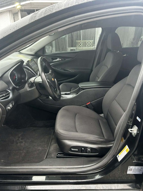 2021 Chevrolet Malibu Image 3