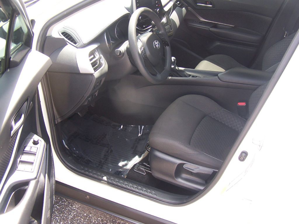 2021 Toyota C-HR Image 6