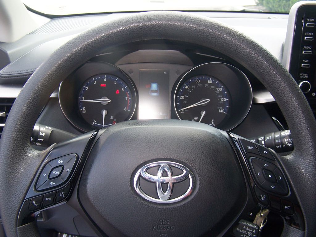 2021 Toyota C-HR Image 11