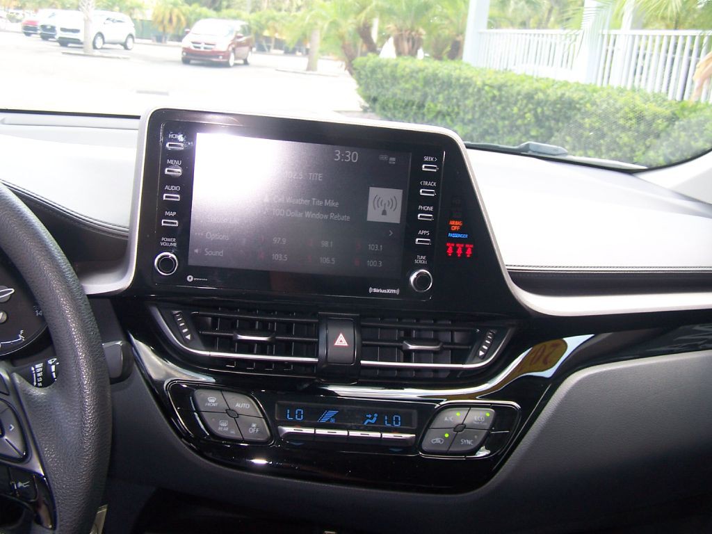 2021 Toyota C-HR Image 12