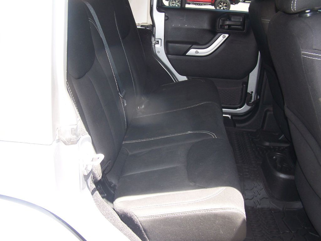 2014 Jeep Wrangler Unlimited Image 9