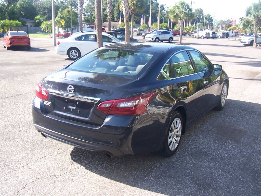 2018 Nissan Altima Image 4