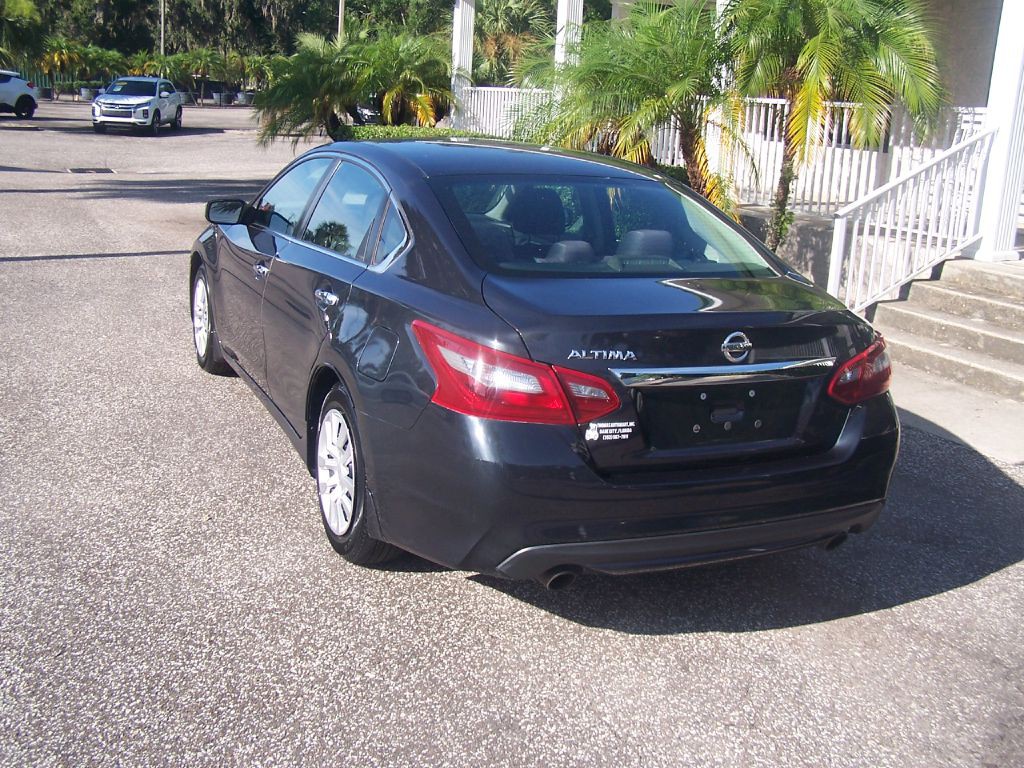 2018 Nissan Altima Image 5